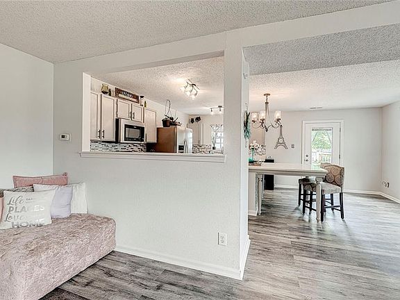 3rd image of 2052 Fullwood Dr