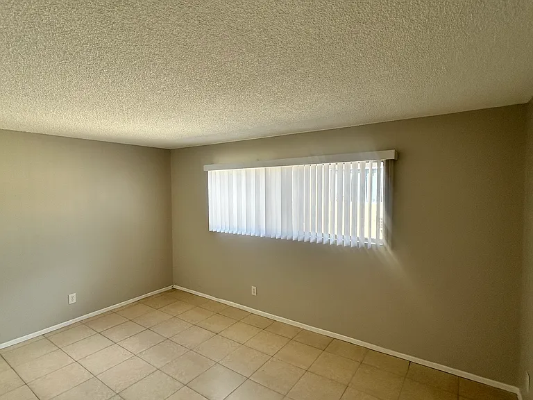 20437 Cohasset St #10 — Photo 7