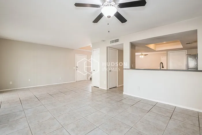 2708 W Temple St — Photo 4