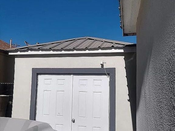 4th image of 410 S Mesquite St