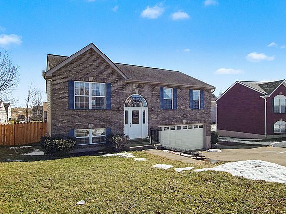 2nd image of 282 Fairway Dr