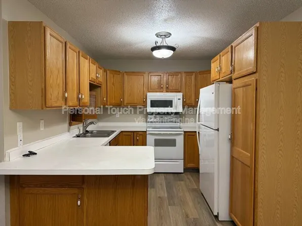 2736 33 1/2 Ave S, Fargo, ND 58104