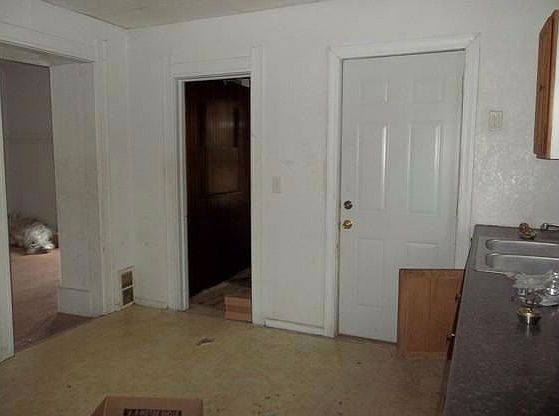 3rd image of 216 Hathaway St