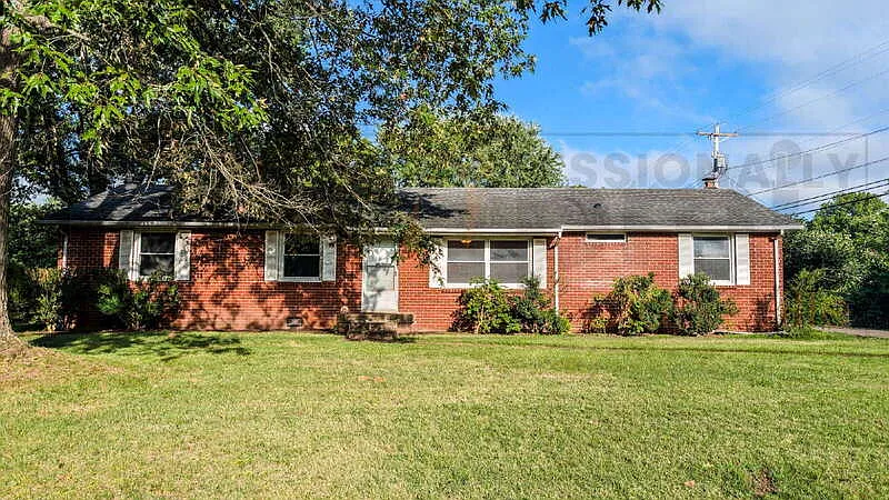 4 bed, 2.5 bath, 1600 sqft, $1,850 — Photo 1