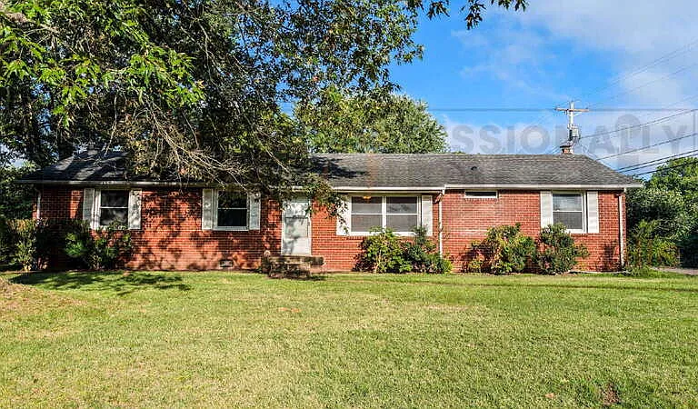 27 Binks Dr — Photo 1