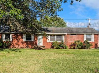 27 Binks Dr, Clarksville, TN 37042