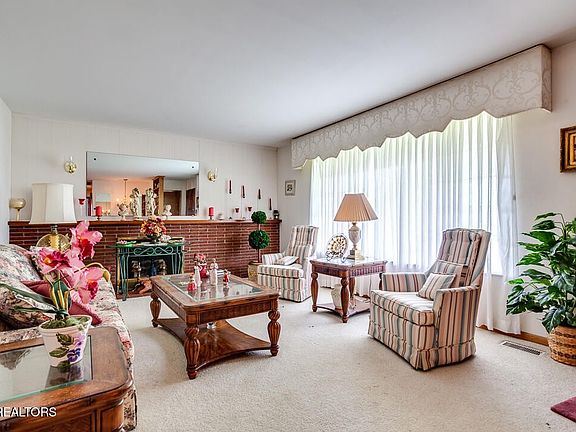 4th image of 600 Tedlo Ln