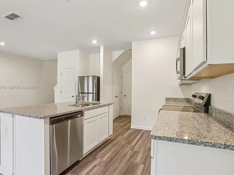 2571 Grey Hawk Dr — Photo 9