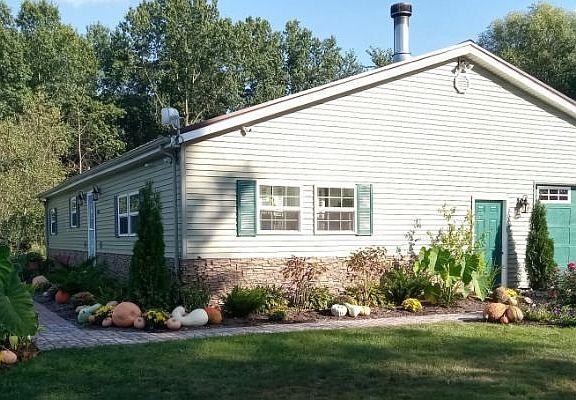 2nd image of 3088 Sharon Dr SE