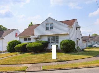 15316 Greendale Rd, Maple Heights, OH 44137