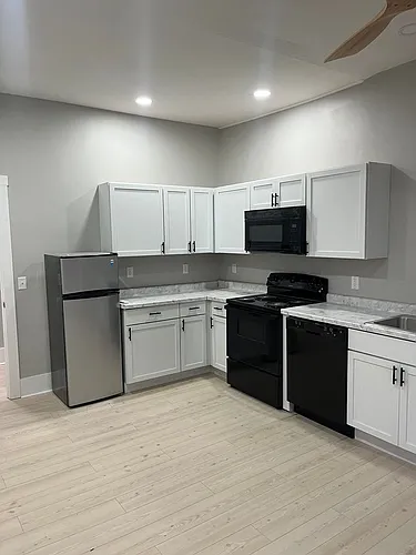 114 E Franklin St #2 Photo 1
