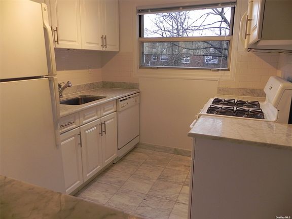 3rd image of 17 Schenck Ave APT 3E
