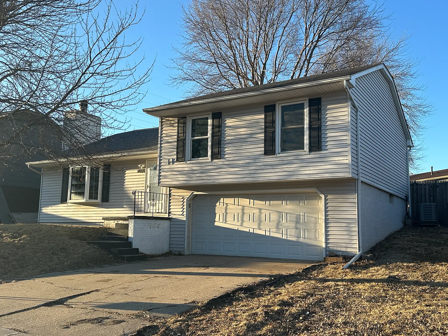 3 bed, 1329 sqft, $2,000 — Photo 1