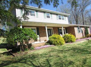 2303 Armour Dr, Elizabethton, TN 37643