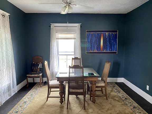 Dining room seating for 6