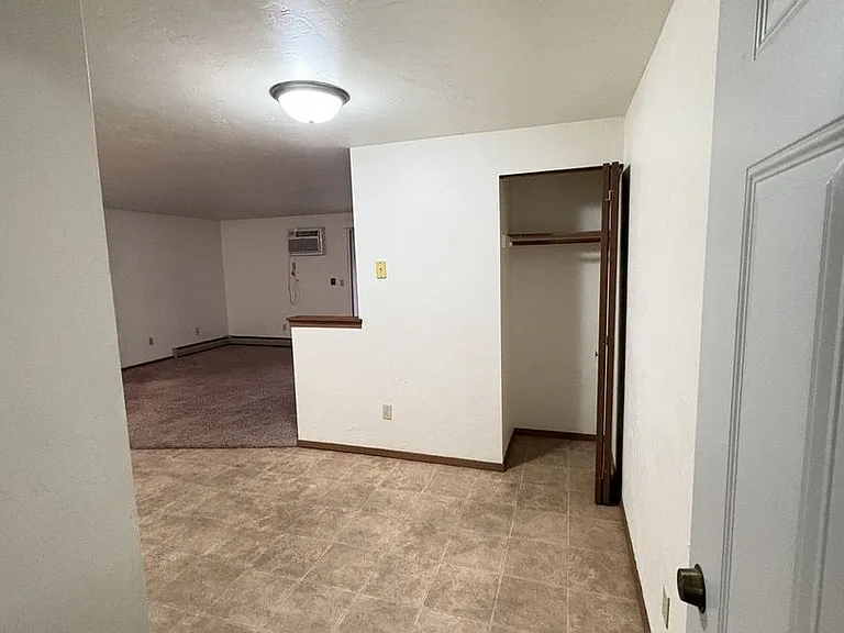 Make Lake Street Apartments YOUR Home!! — Photo 7