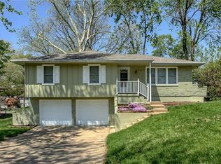 7018 NW 77th St, Kansas City, MO 64152