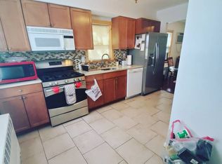 7527 Penelope Ave, Middle Village, NY 11379
