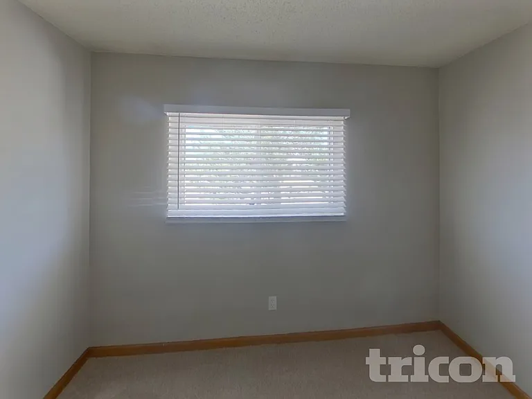 1040 Catherwood Dr — Photo 12