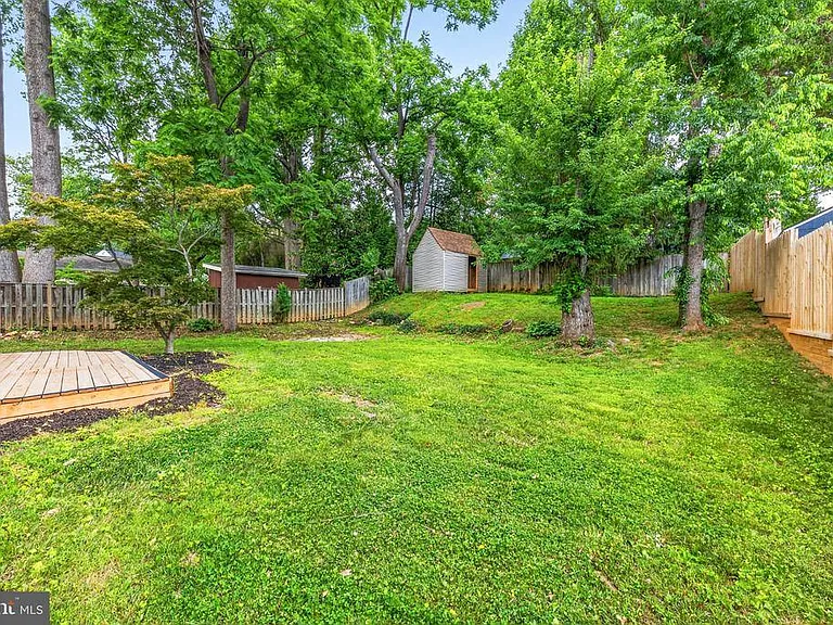 303 Nimitz Ave — Photo 25