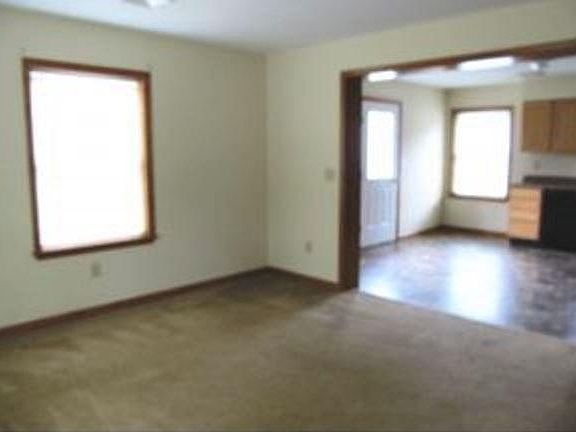 2nd image of 495 E Main St APT C