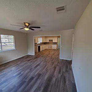 Building Photo - 32626 Karen Dr