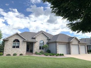 501 E Apple Creek Rd, Appleton, WI 54913