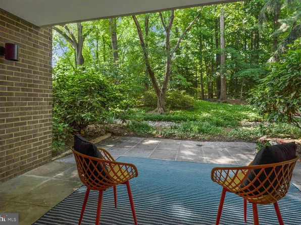 4990 Sentinel Dr Unit 16-205, Bethesda, MD 20816