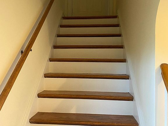 5th image of 112 Washington Dr #2