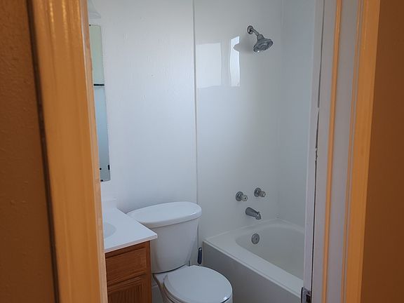 5th image of 2201 Octavia Dr