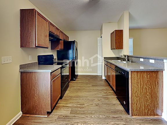 3rd image of 5723 Village Pond Cir