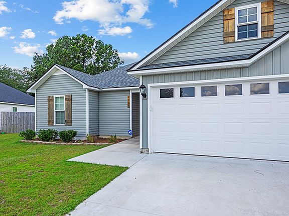 4th image of 2060 Meadow Cove Dr