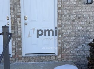 1950 Douglas St UNIT 8, Charleston, IL 61920