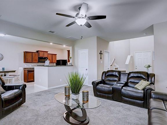 5th image of 1303 Emerald Stone Dr