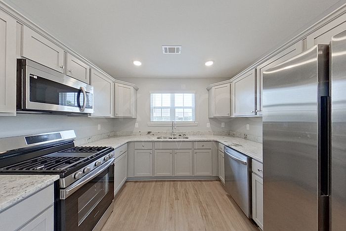 2nd image of 621 June St