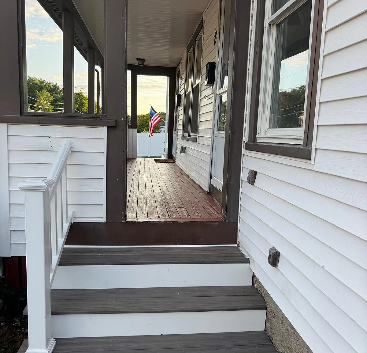 3 bed, 1050 sqft, $3,000 — Photo 1