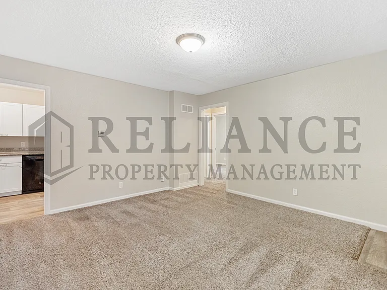 726 S Bonn St — Photo 19