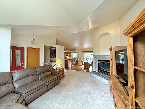 3rd image of 1121 Country Acres Court