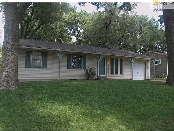 3rd image of 10210 W 89th St