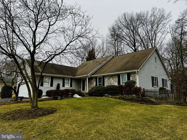 10900 Clara Barton Ct, Fairfax, VA 22032