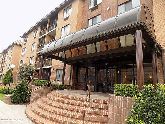 2nd image of 95 Essex Dr APT 4B