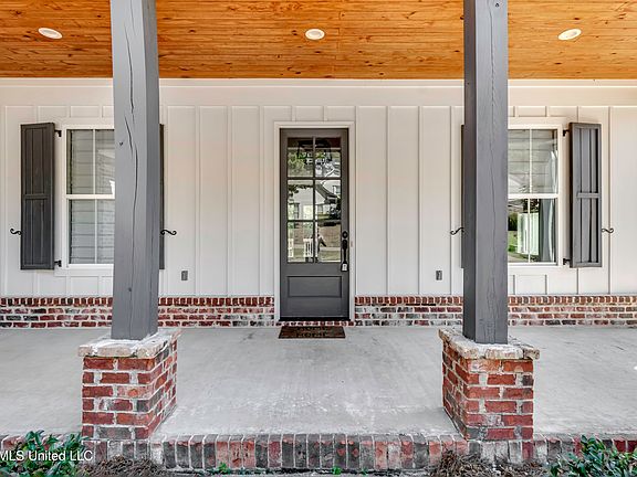 4th image of 150 Pine Ridge Cir