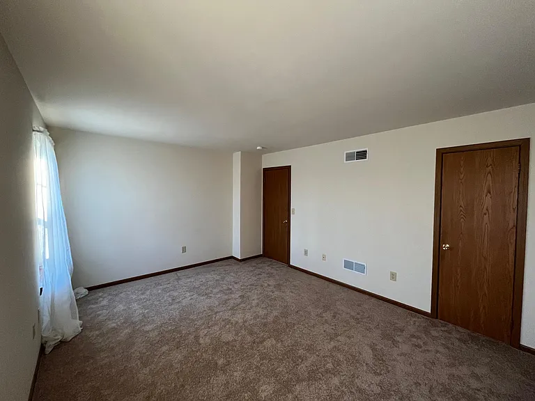 1004 Rebecca St — Photo 16