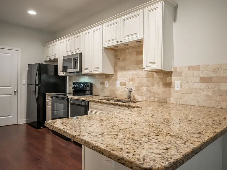 1131 Binghampton Cir — Photo 5