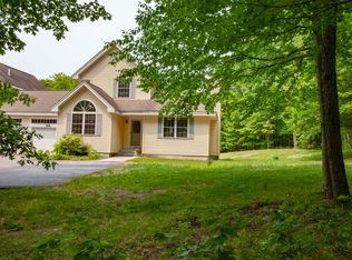 35 Ledgewood Dr #B, Goffstown, NH 03045