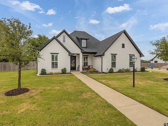 3rd image of 20215 Deer Hollow Dr