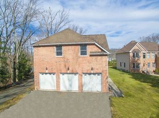 10 Edgemere Dr #B, Matawan, NJ 07747