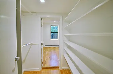 Rented by R New York