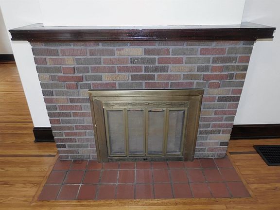 3rd image of 1214 McKeone Ave