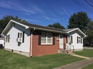 205 NW 4th St, Fairfield, IL 62837